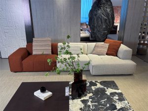 Best Sofa Layout for a 10-Foot-Wide Living Room
